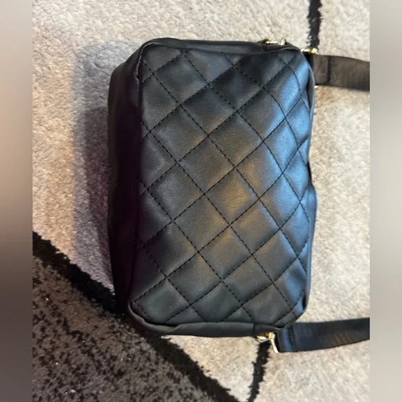 Black Diamond Faux Leather Quilted Shoulder Bag - Picture 3 of 9